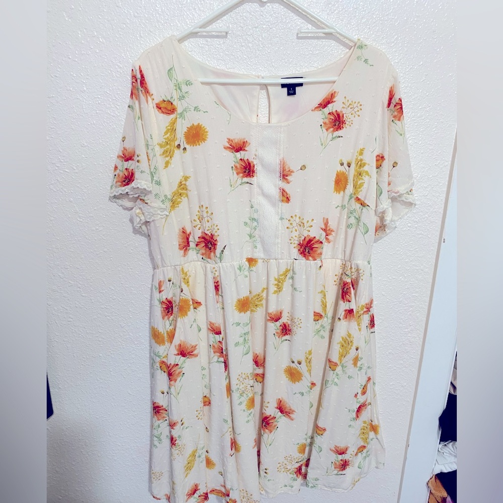 Floral dress, worn once, clean and cute.